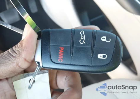 2016 Chrysler 200 Limited z USA, uszkodzony, nr VIN 1C3CCCABXGN177713